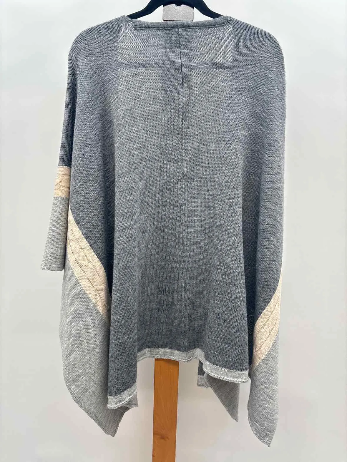 Corti Women's Size One Size Gray Solid Cape