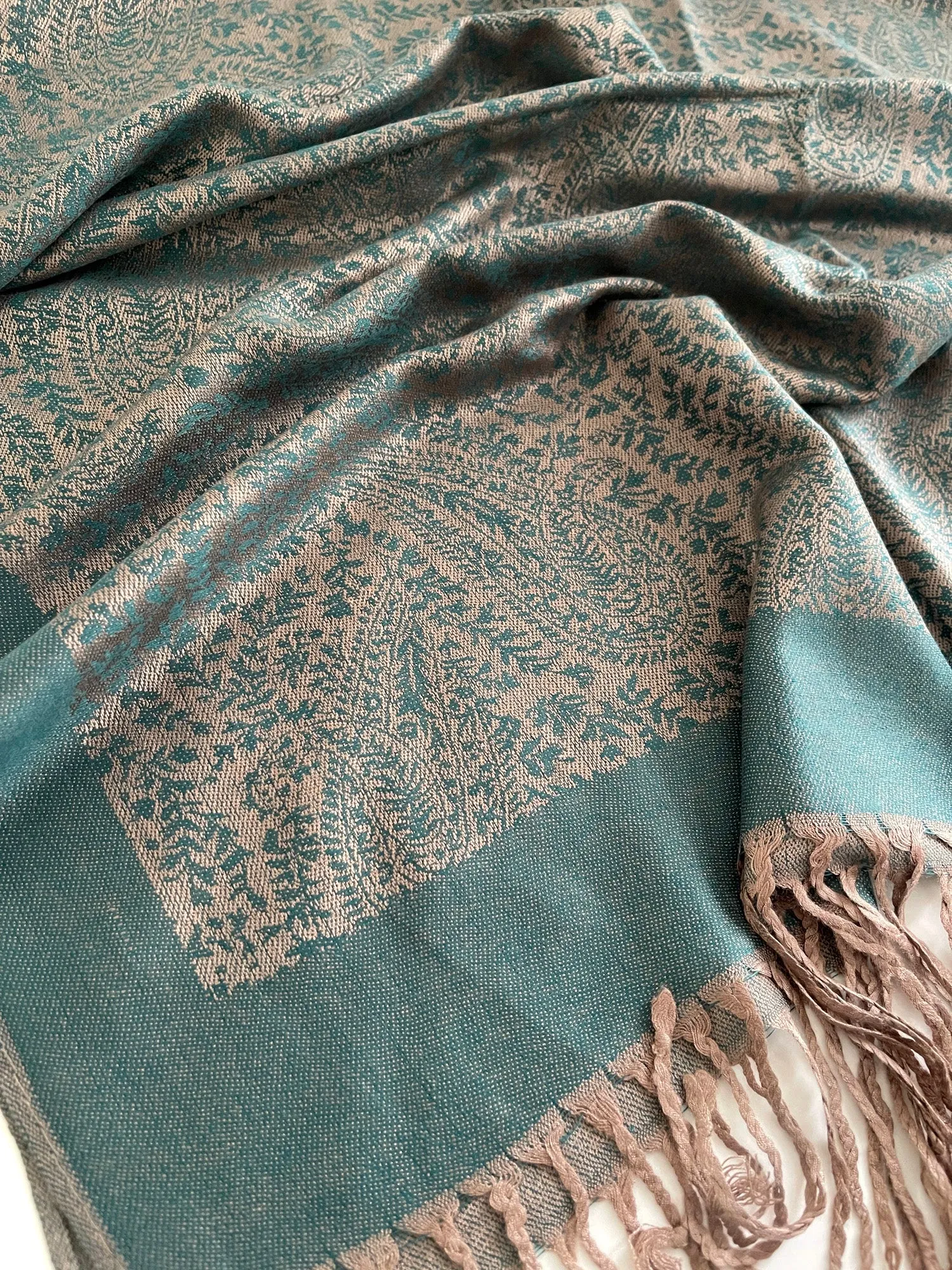 DARK GREEN PAISLEY PRINT REVERSIBLE PASHMINA SHAWL SCARF