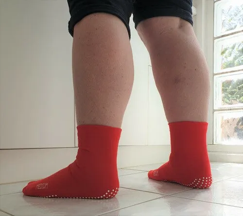 Maxi Hospital Non-Slip Socks in Red