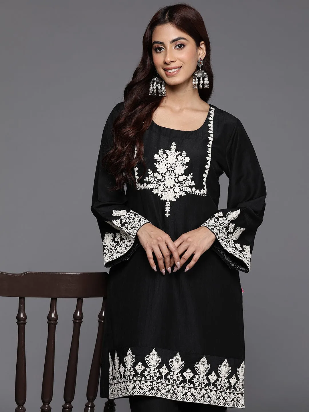 Varanga Women Black Embroidered Short Straight Kurta With Embroidered Bottom