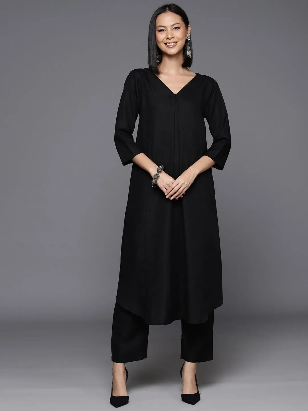 Varanga Women Black Solid A Line Tunic Paired With Tonal Bottom Vset21143