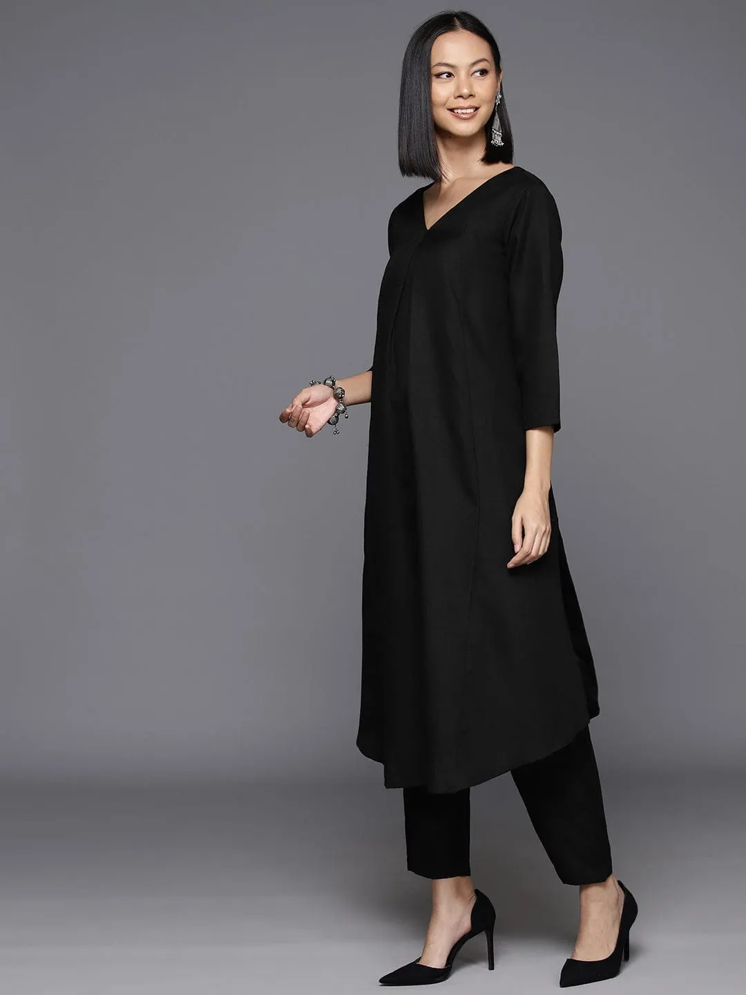 Varanga Women Black Solid A Line Tunic Paired With Tonal Bottom Vset21143