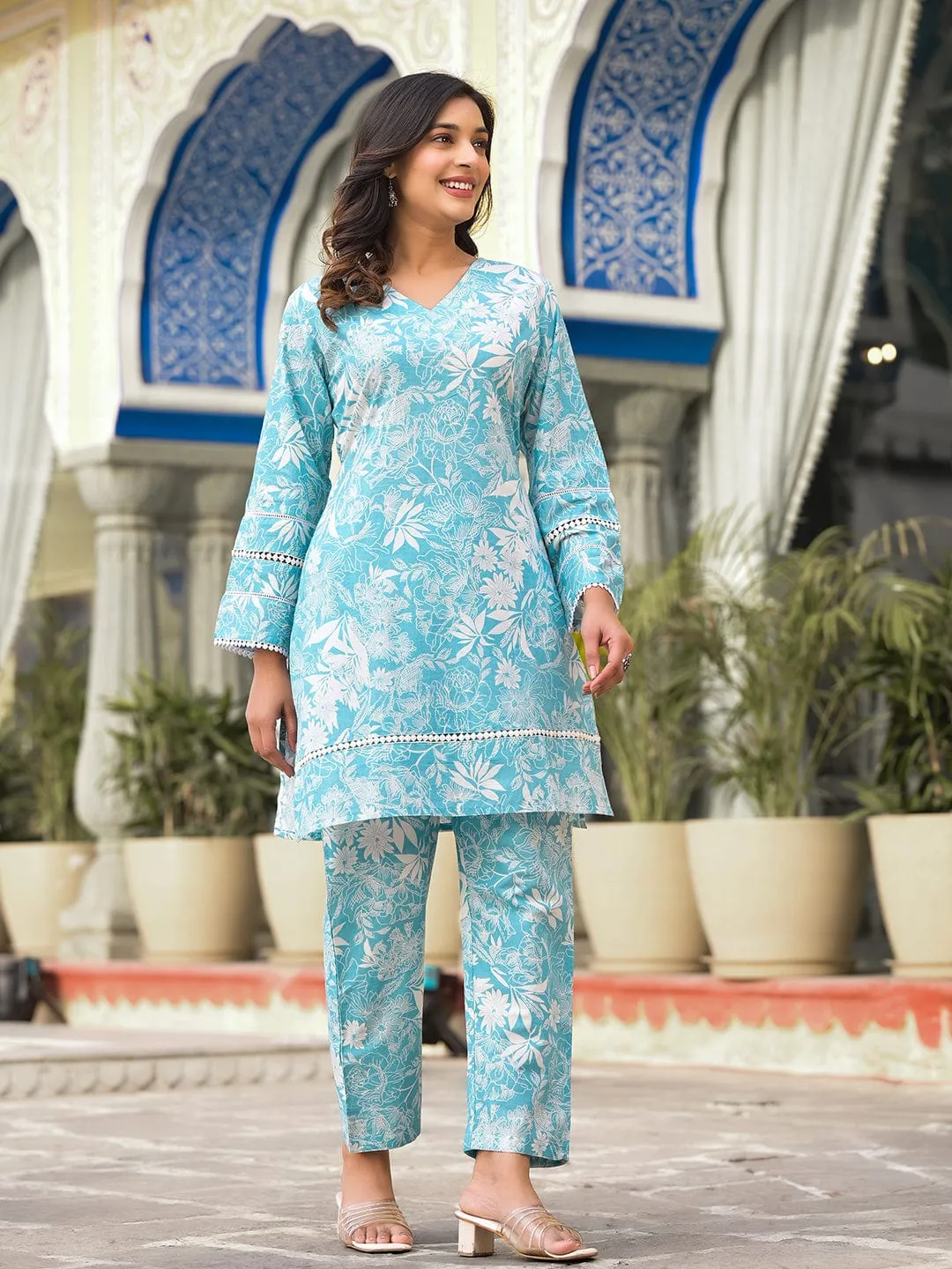 Varanga Women Blue Floral Printed Coords