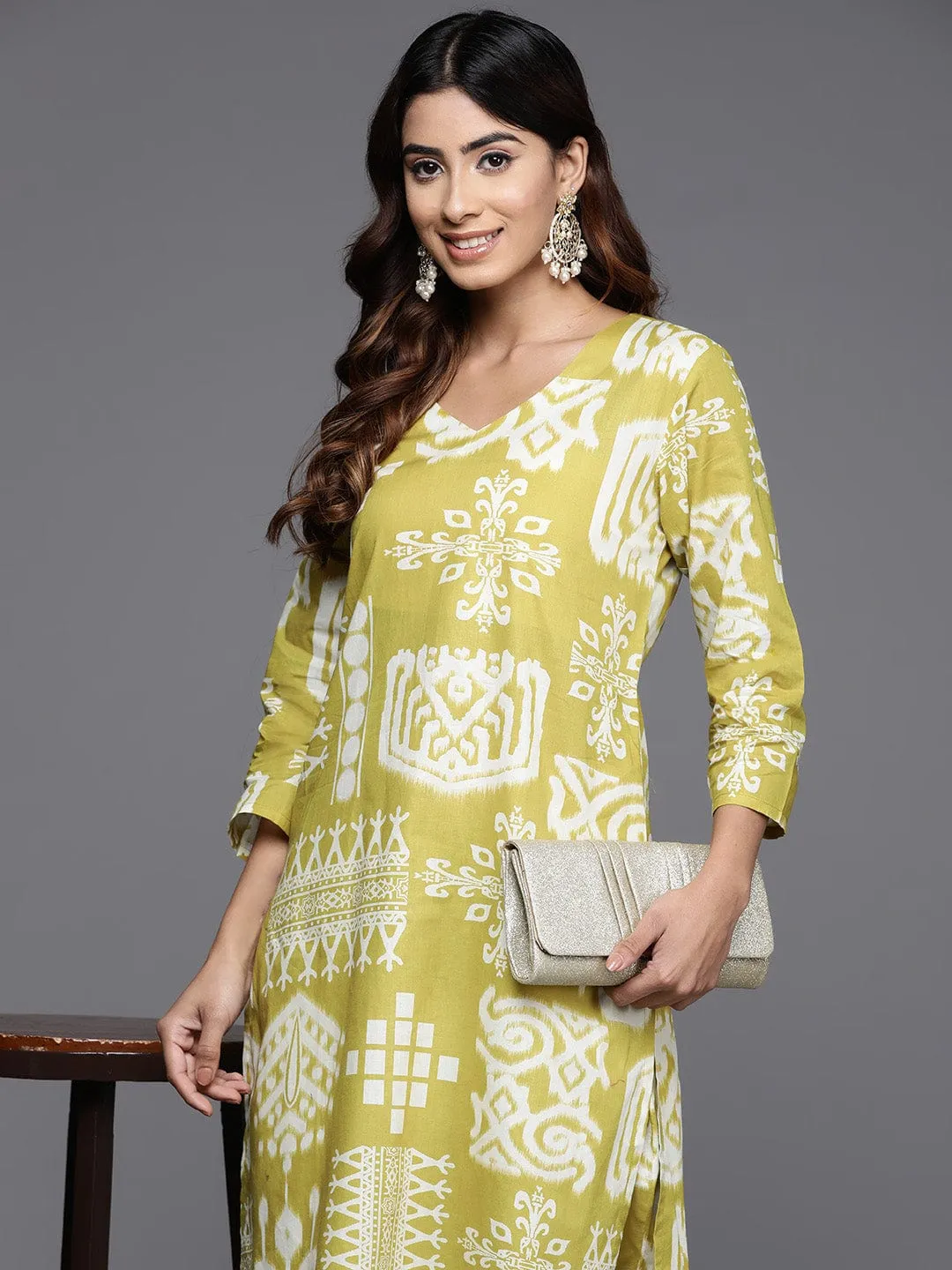 Varanga Women Lime Green Ikat Printed V-Neck Short Kurta With Culotte Bottom