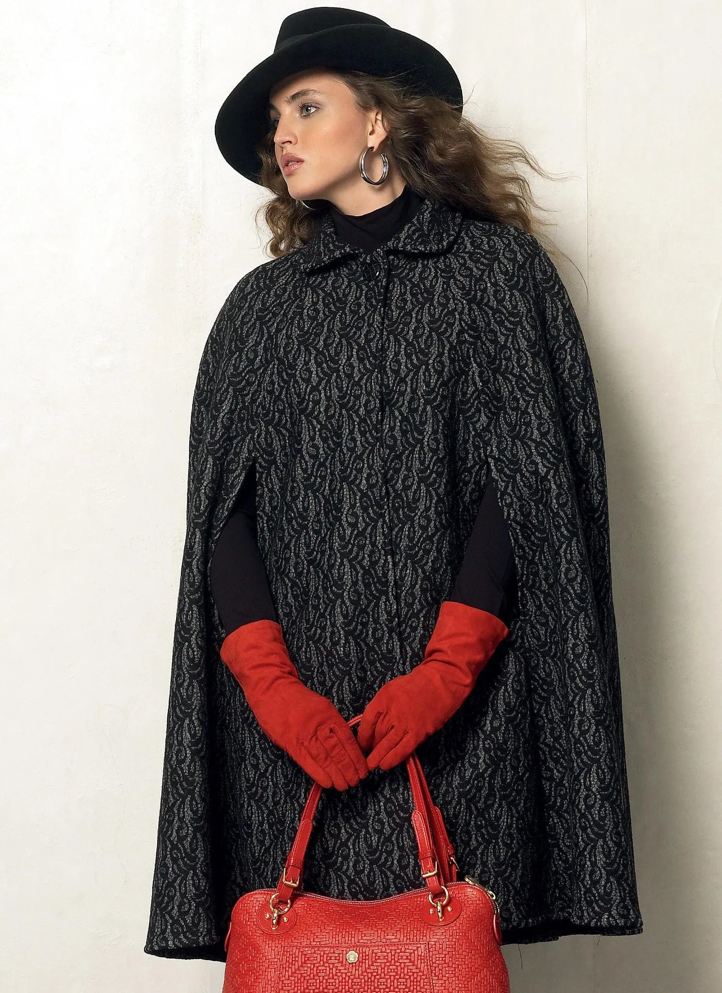 Vogue Pattern V8959 Misses' Round Collar Capes