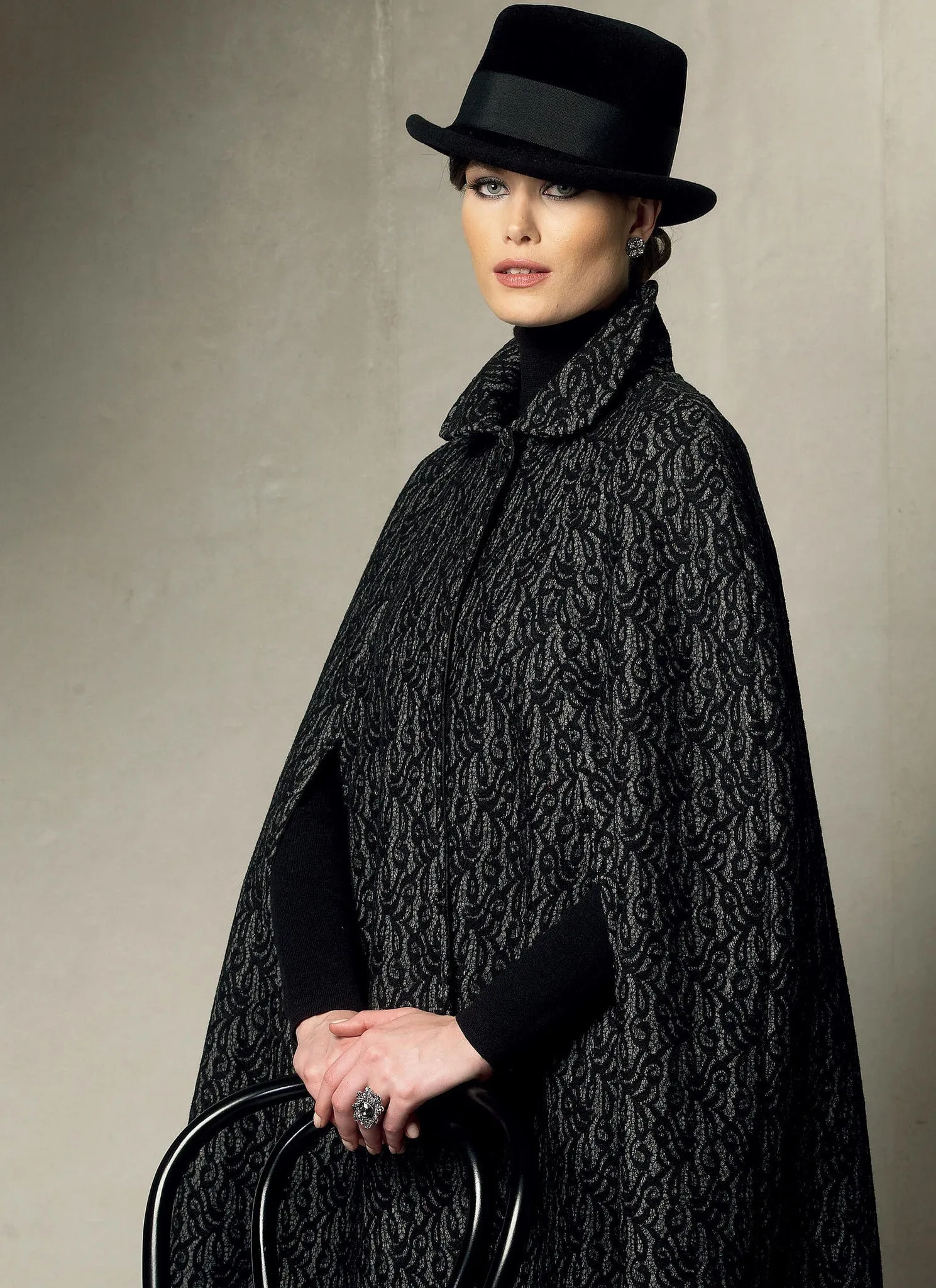 Vogue Pattern V8959 Misses' Round Collar Capes