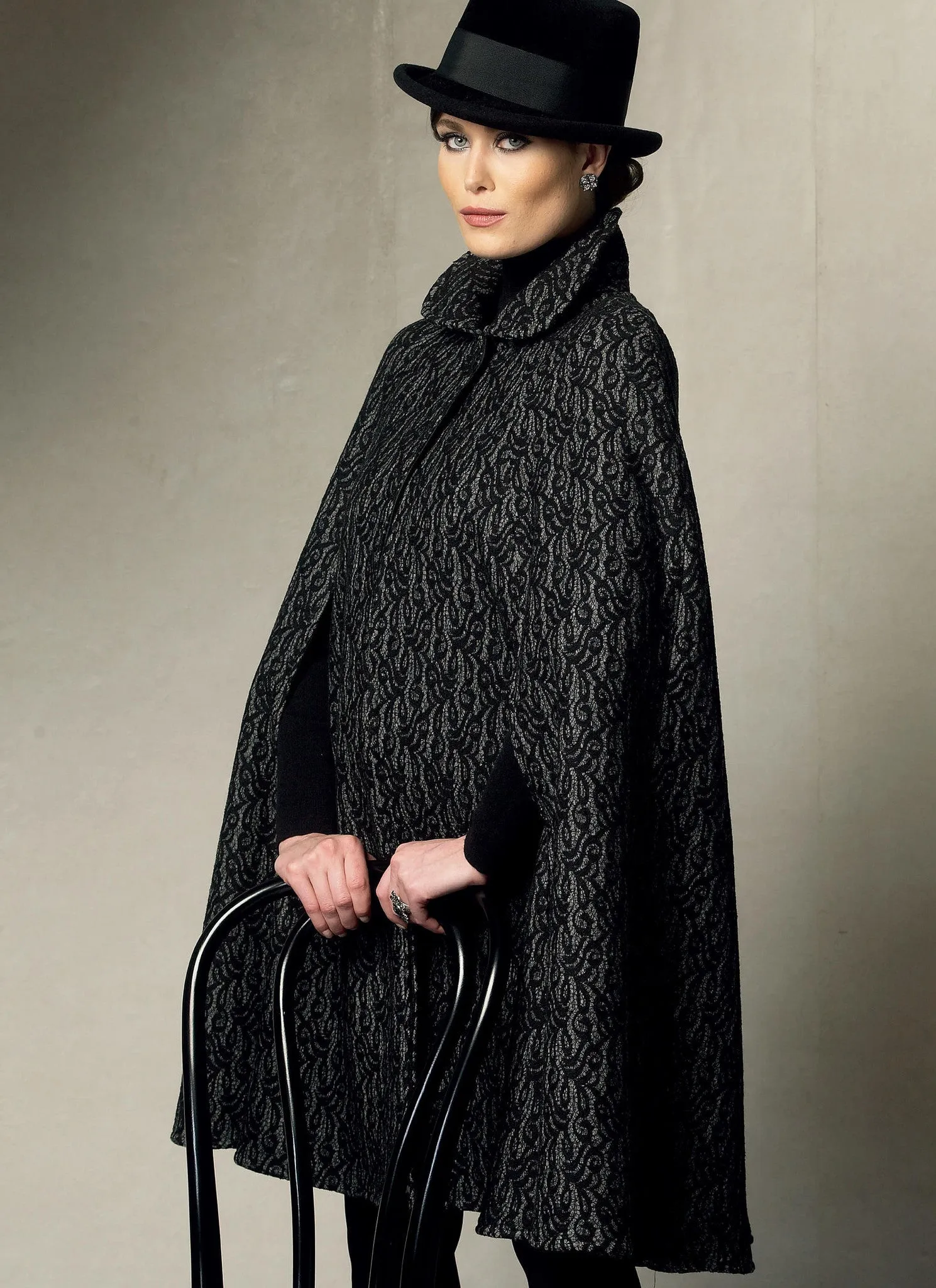 Vogue Pattern V8959 Misses' Round Collar Capes