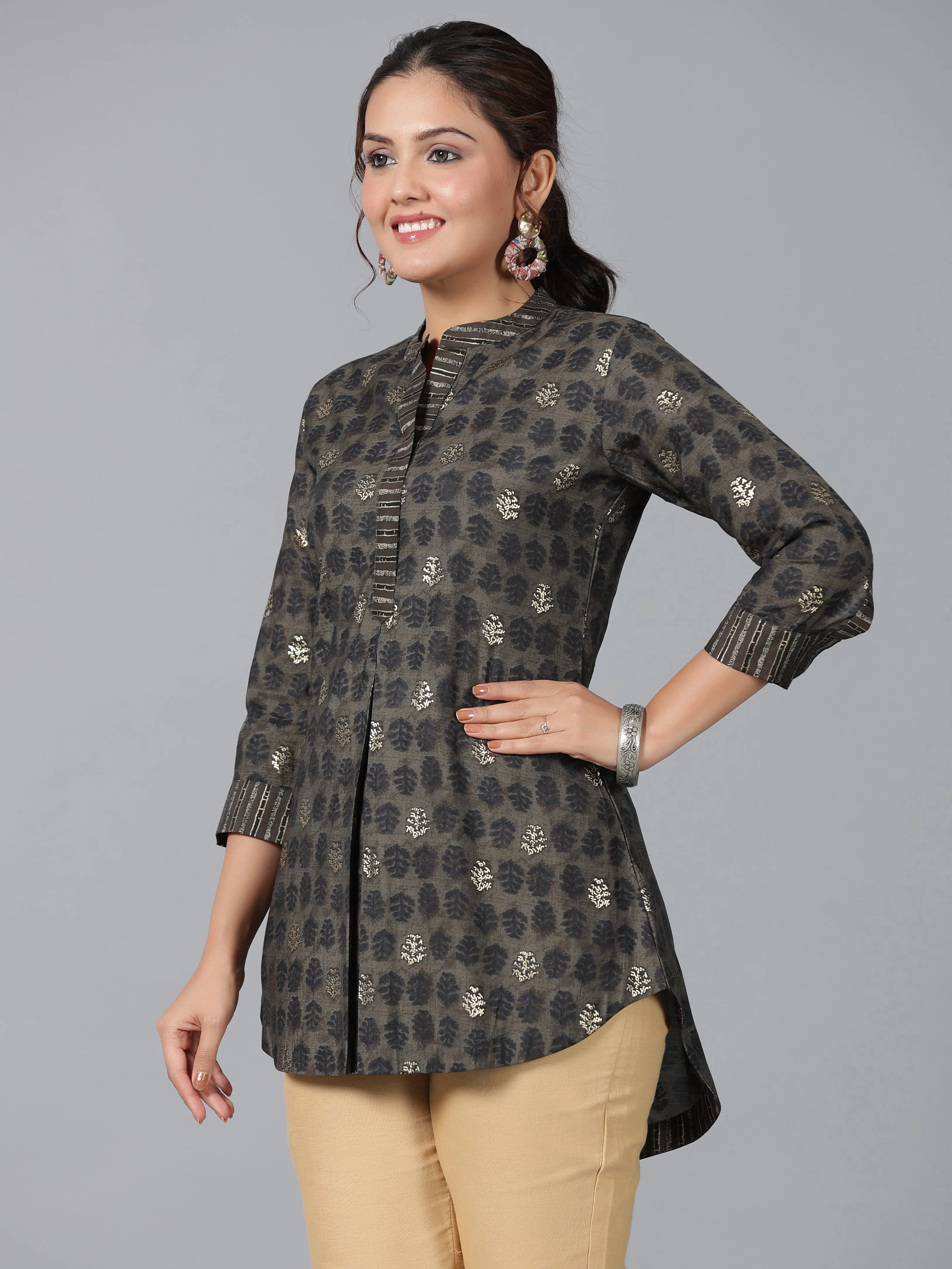 Women Black Muslin Printed High-Low Straight Tunic