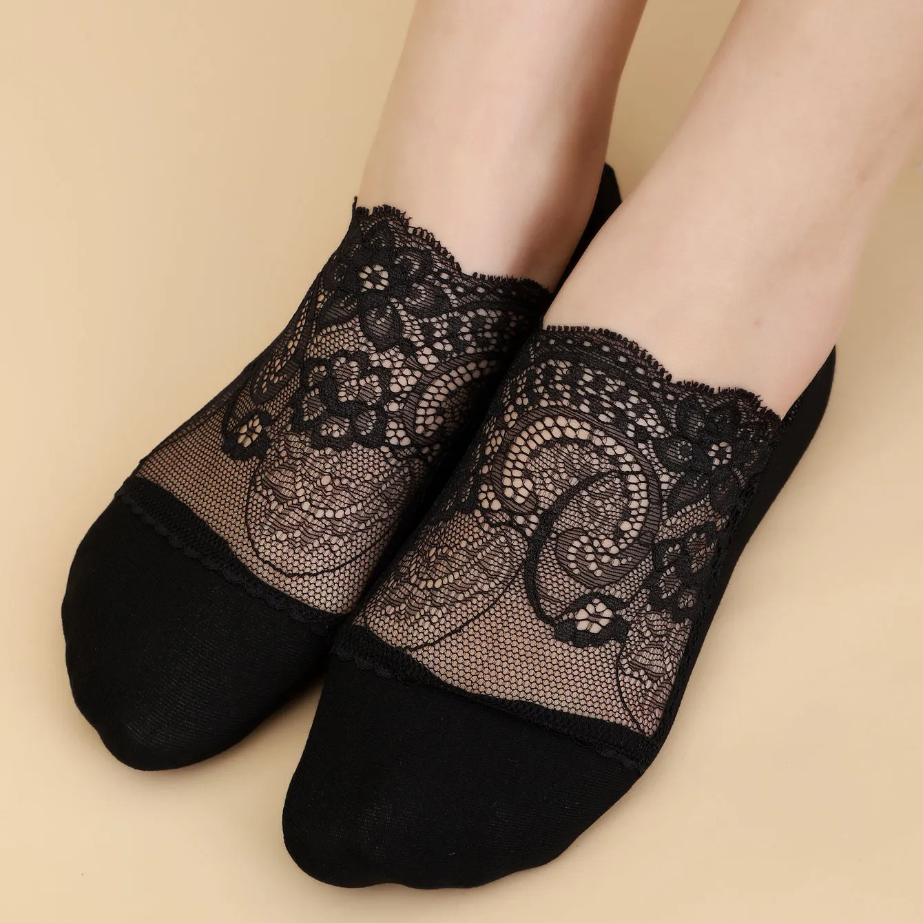 Womens Lace Floral Trim Boat Hidden Socks  Set of 3