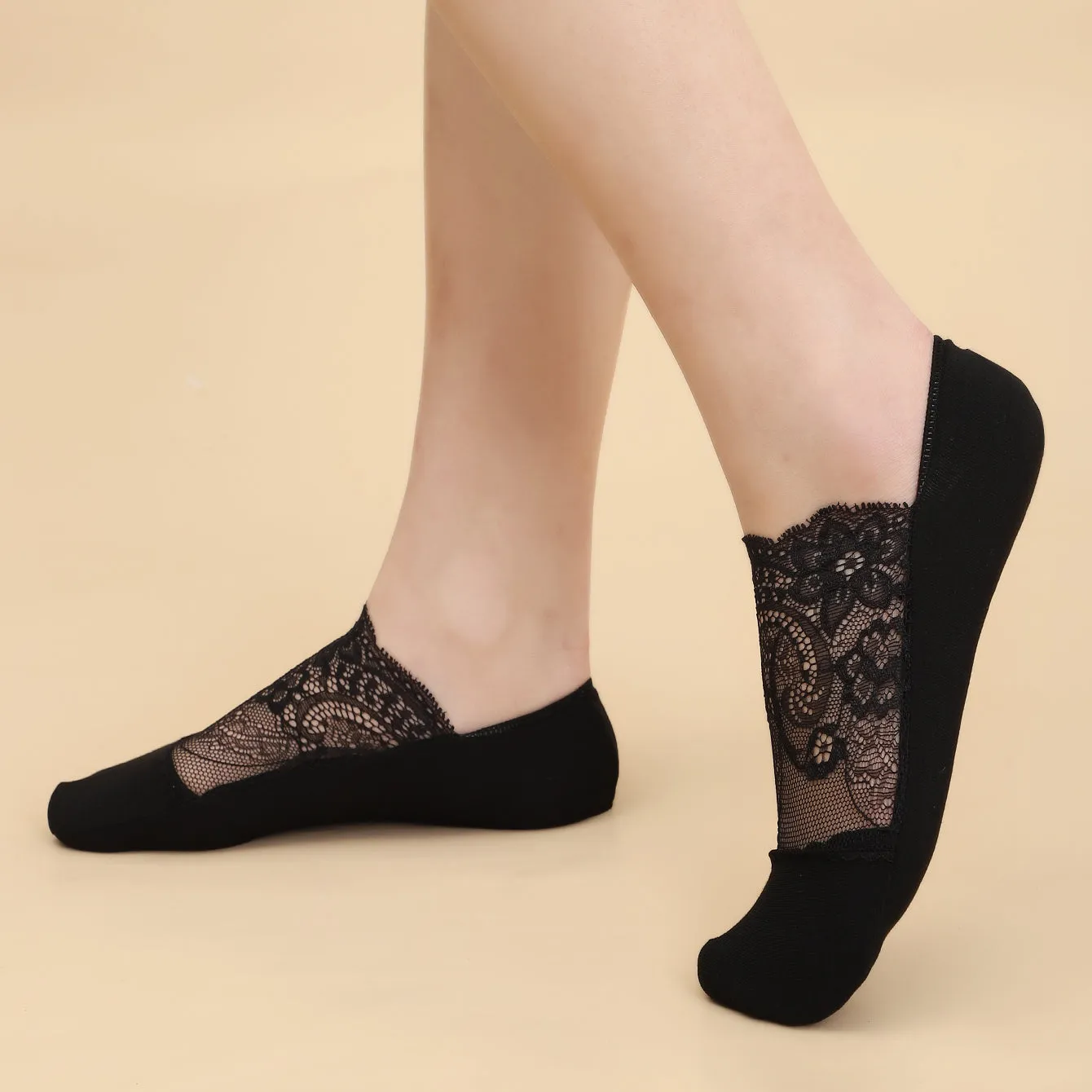 Womens Lace Floral Trim Boat Hidden Socks  Set of 3