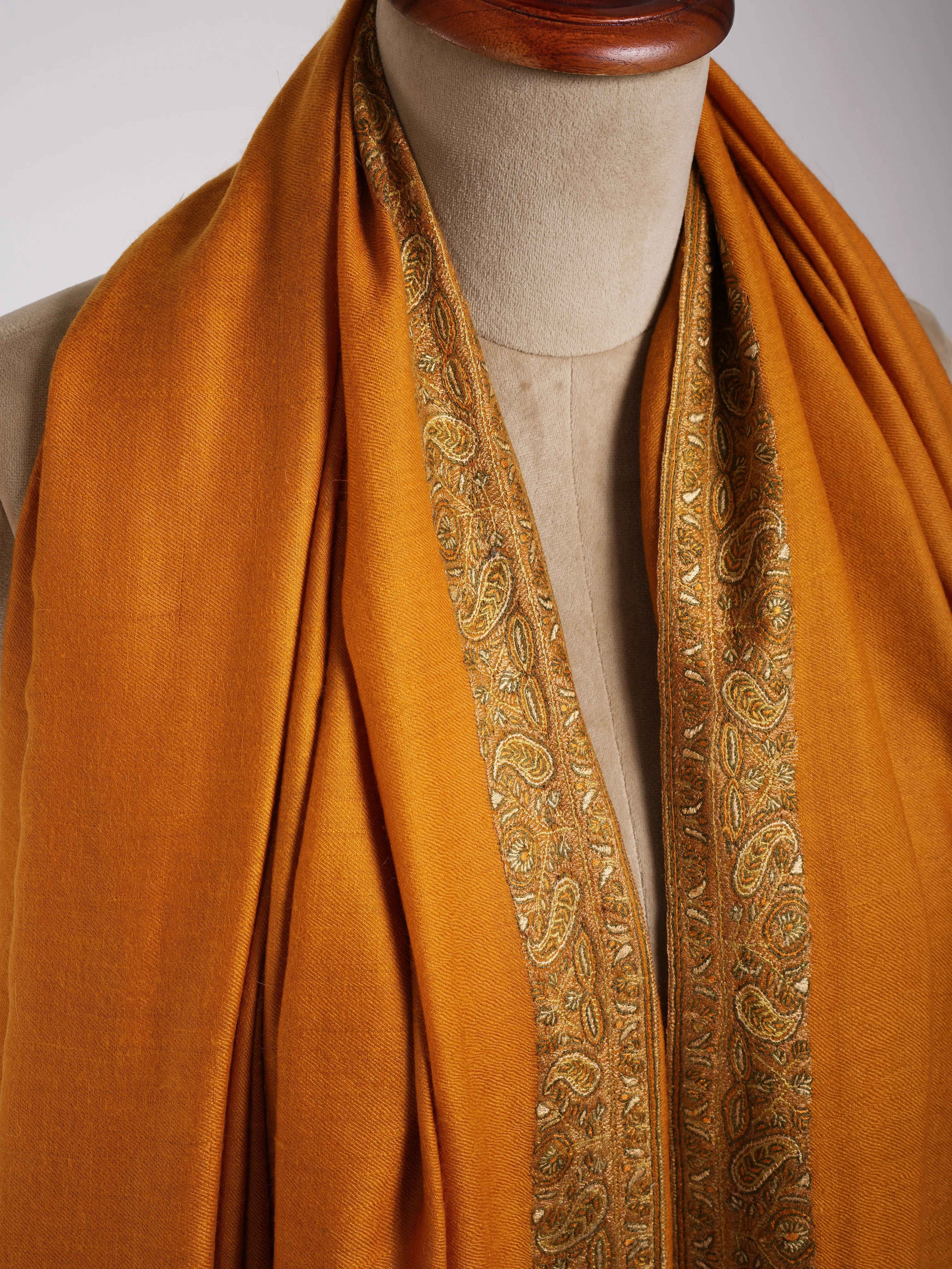 XL Sozni Embroidered Daur Dar Saffron Color Pure Pashmina Shawl