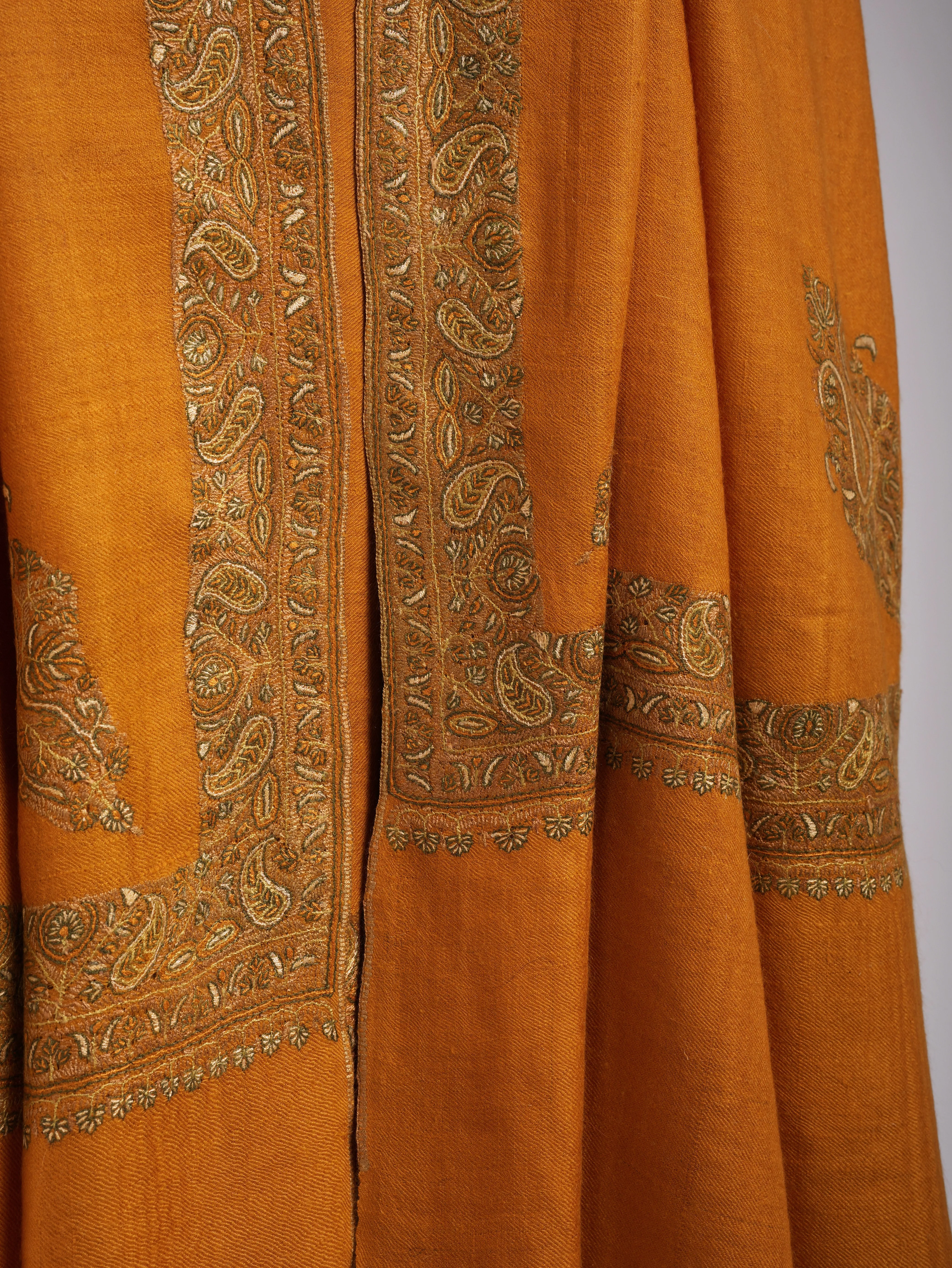 XL Sozni Embroidered Daur Dar Saffron Color Pure Pashmina Shawl