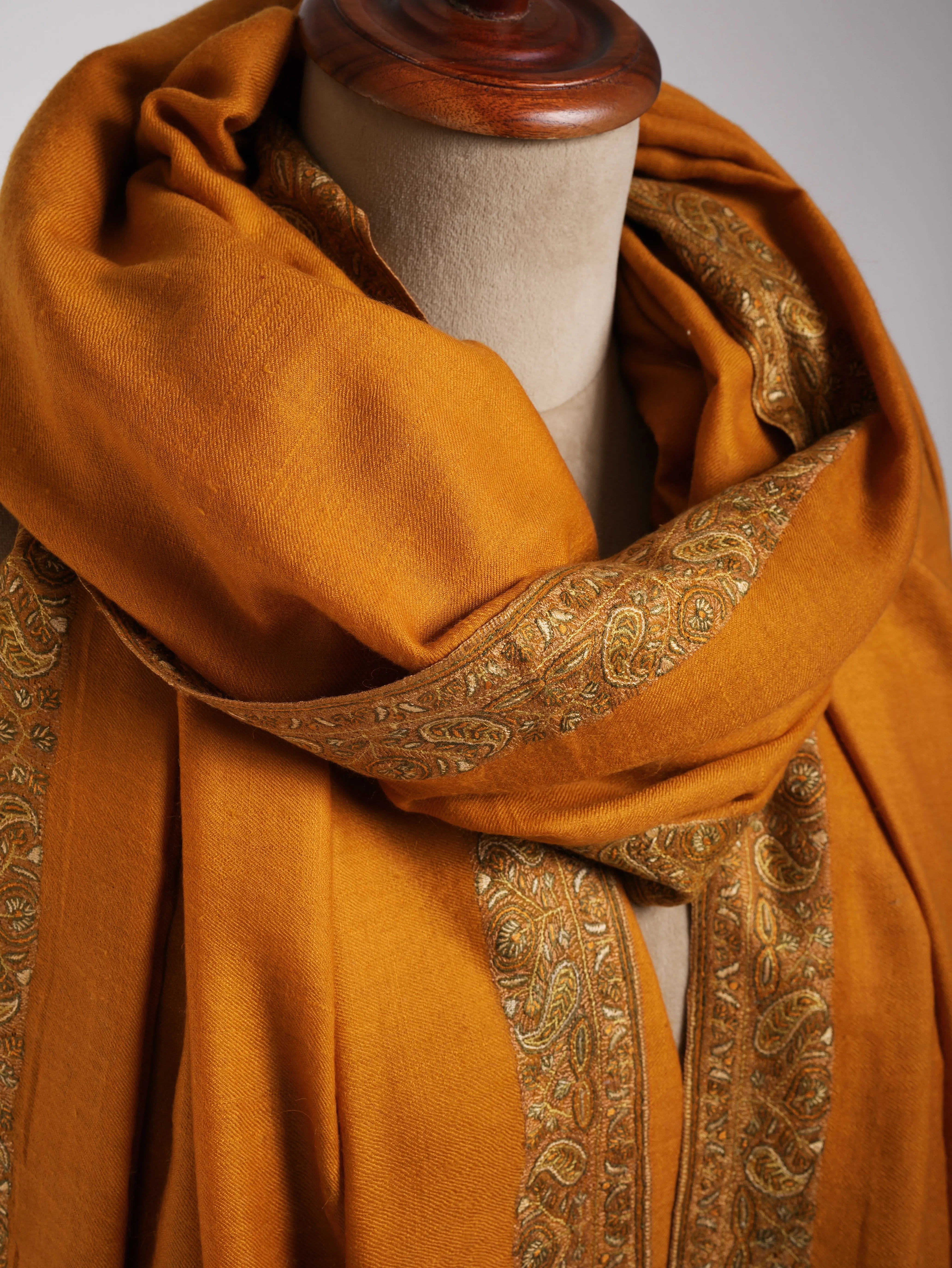 XL Sozni Embroidered Daur Dar Saffron Color Pure Pashmina Shawl